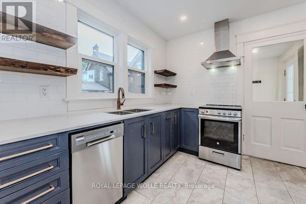 












76 WELLINGTON STREET N

,
Kitchener,




Ontario
N2H5J6

