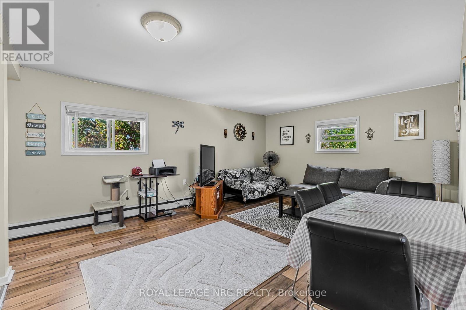 












204 GILMORE ROAD

,
Fort Erie (Central),




Ontario
L2A2M3

