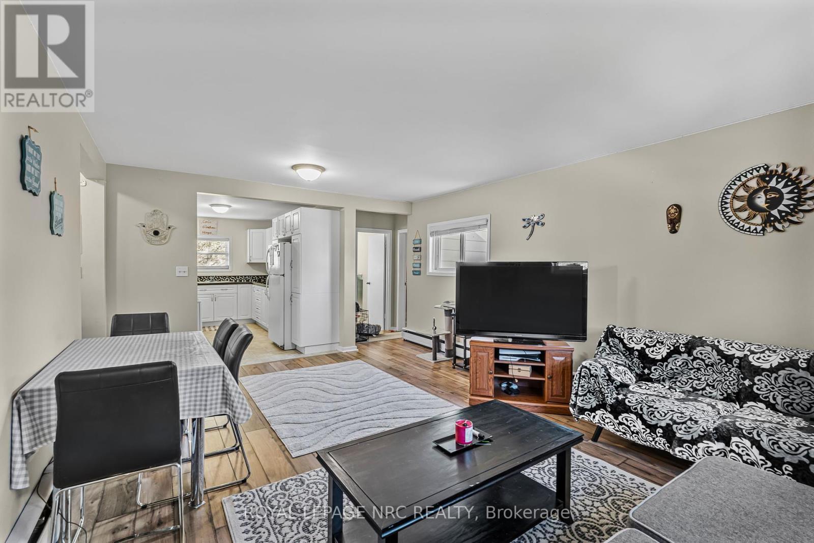 












204 GILMORE ROAD

,
Fort Erie (Central),




Ontario
L2A2M3

