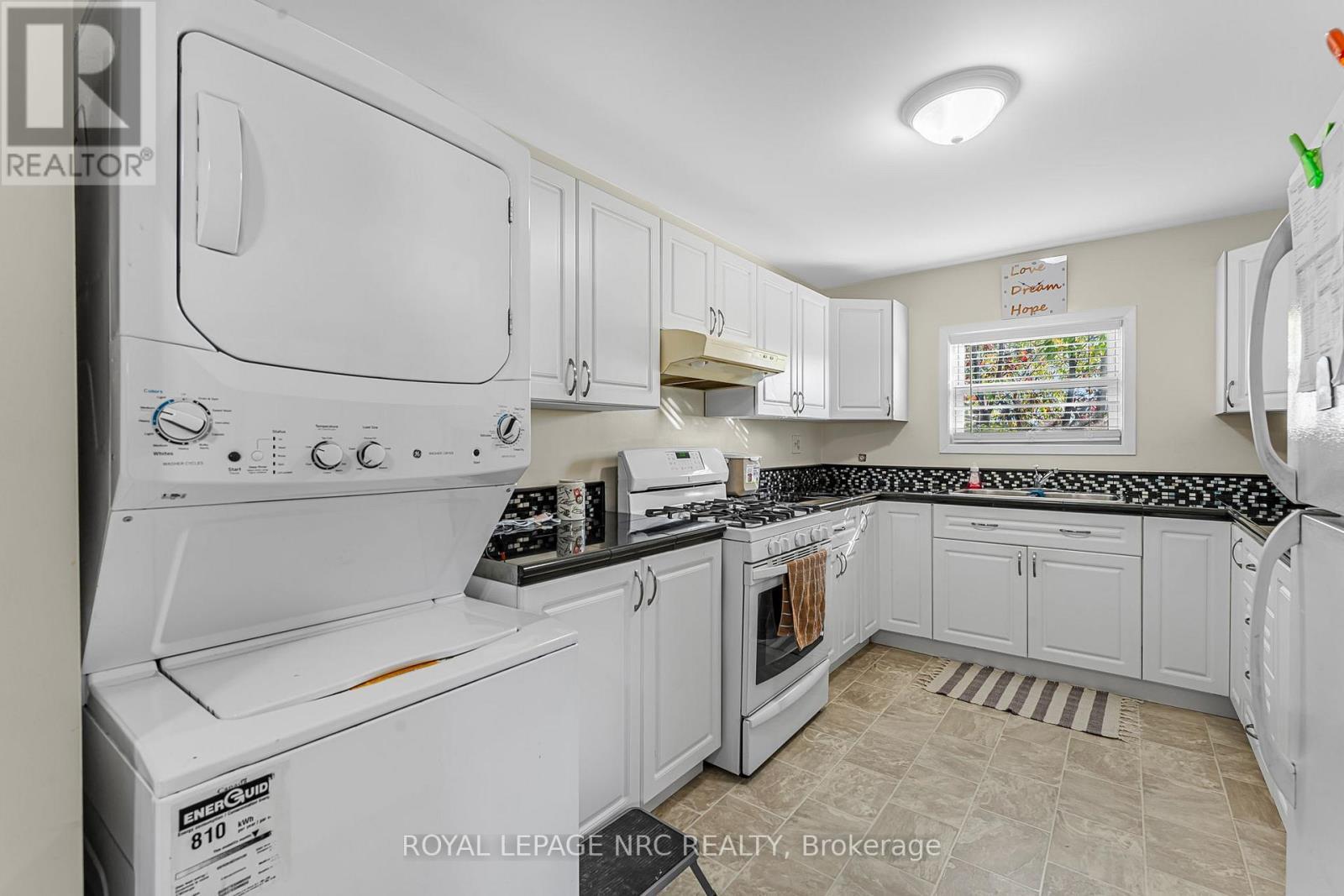 












204 GILMORE ROAD

,
Fort Erie (Central),




Ontario
L2A2M3

