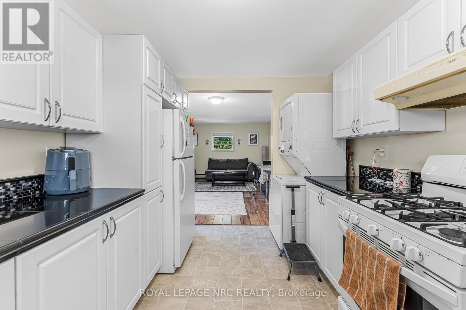 












204 GILMORE ROAD

,
Fort Erie (Central),




Ontario
L2A2M3

