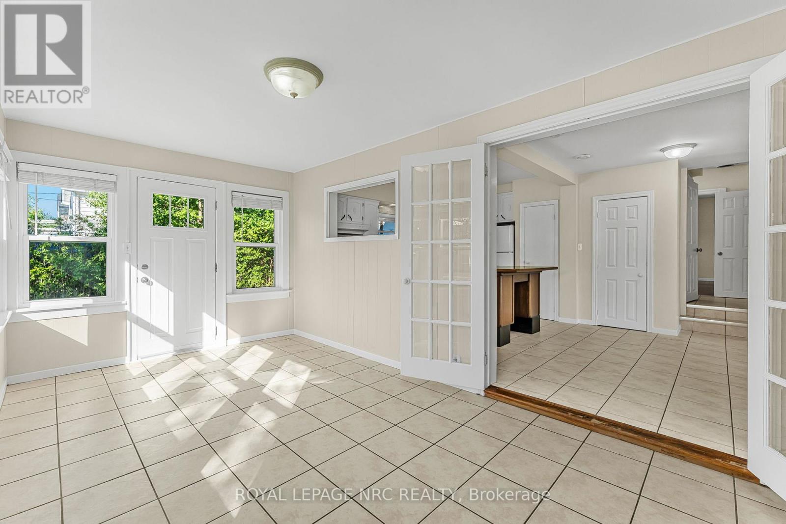 












204 GILMORE ROAD

,
Fort Erie (Central),




Ontario
L2A2M3


