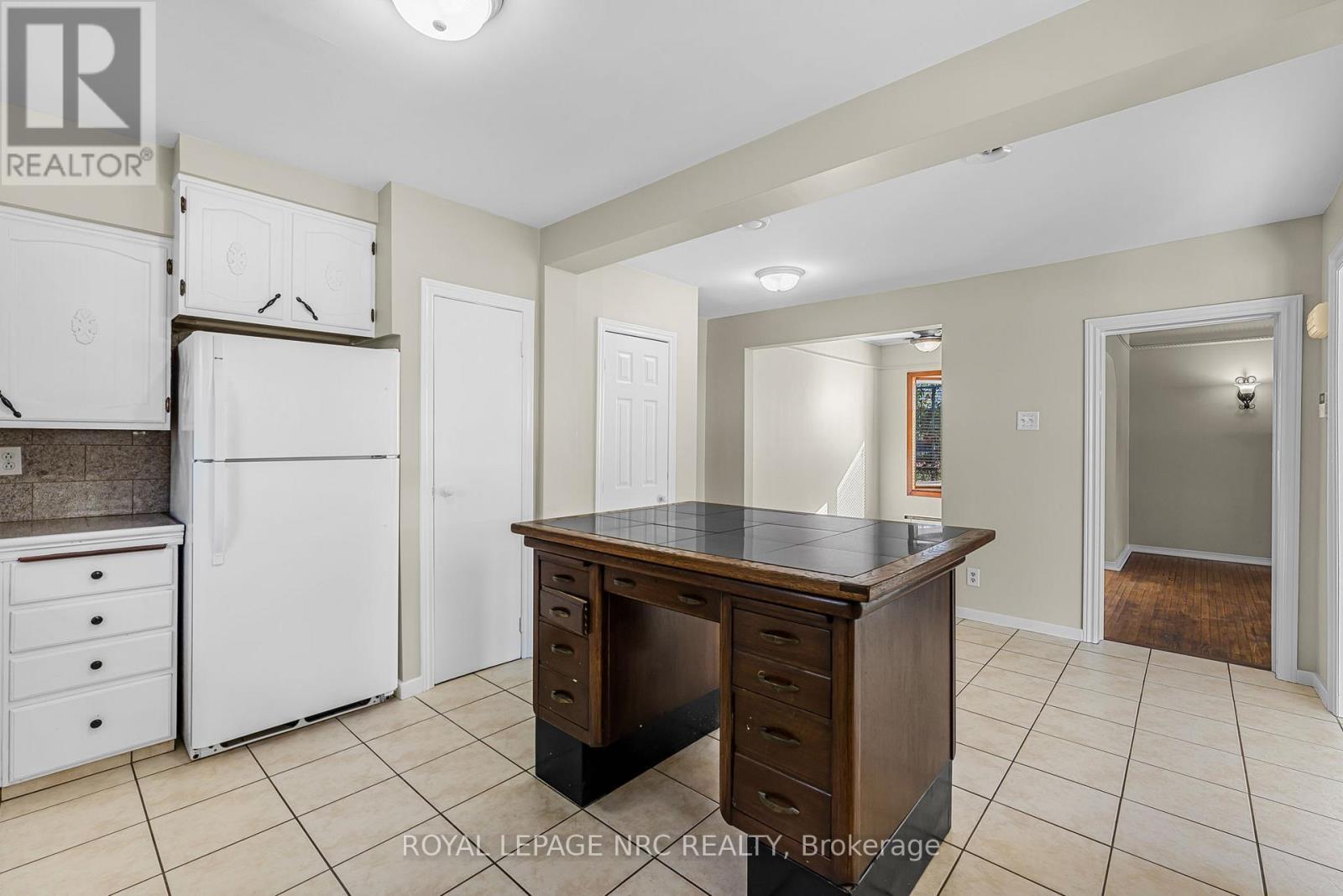 












204 GILMORE ROAD

,
Fort Erie (Central),




Ontario
L2A2M3

