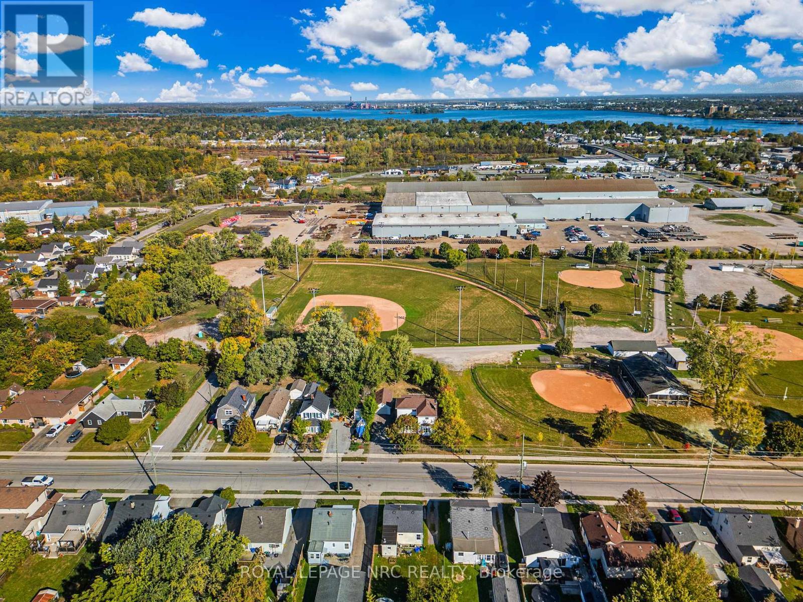 












204 GILMORE ROAD

,
Fort Erie (Central),




Ontario
L2A2M3

