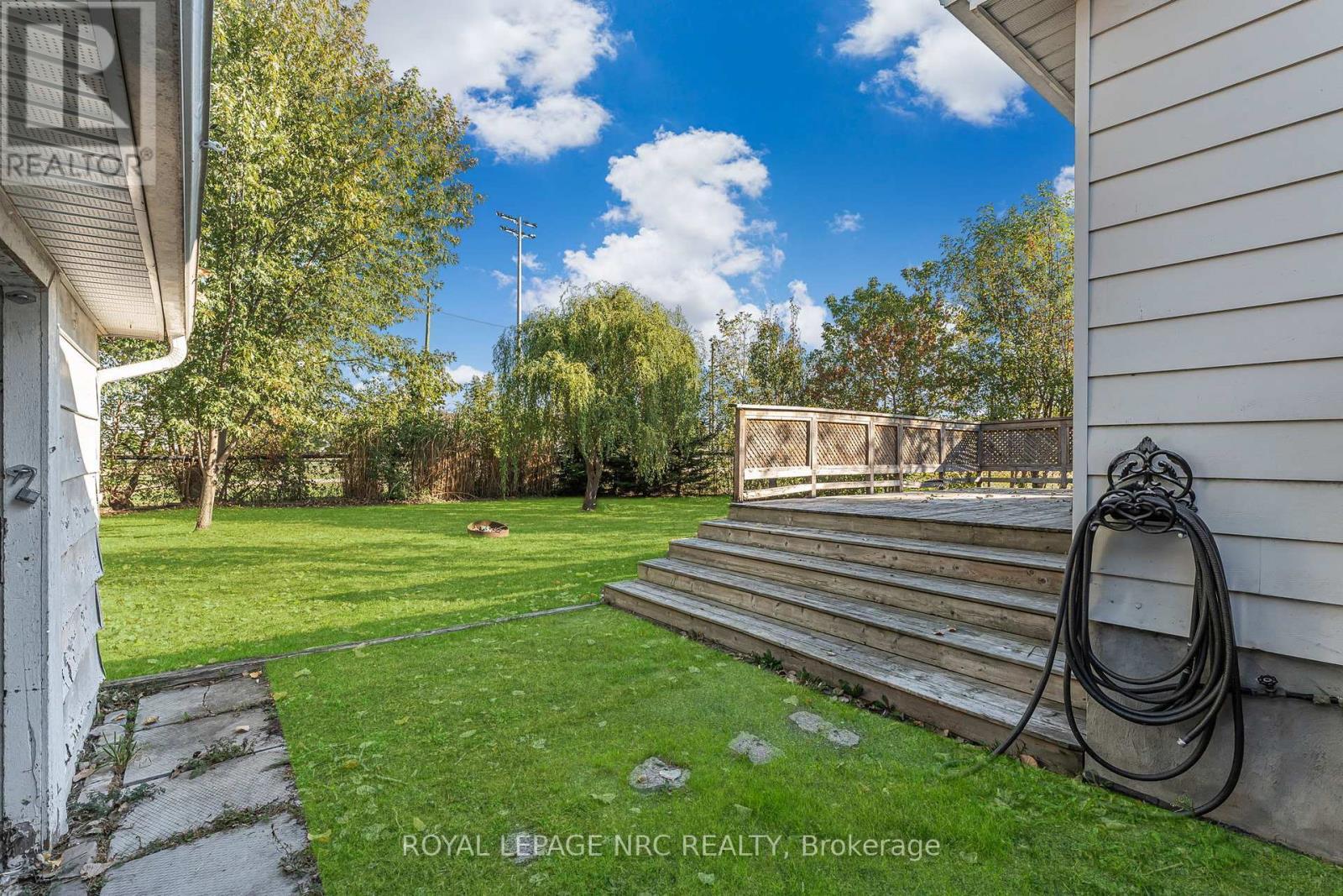 












204 GILMORE ROAD

,
Fort Erie (Central),




Ontario
L2A2M3

