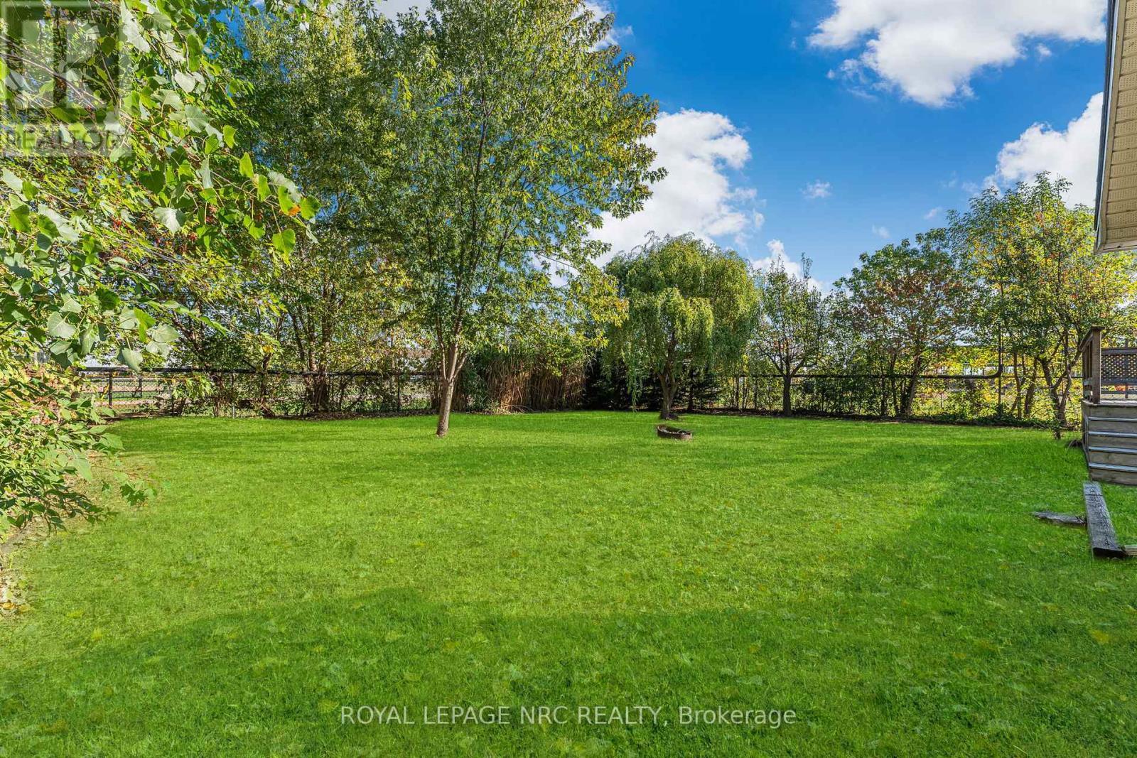 












204 GILMORE ROAD

,
Fort Erie (Central),




Ontario
L2A2M3


