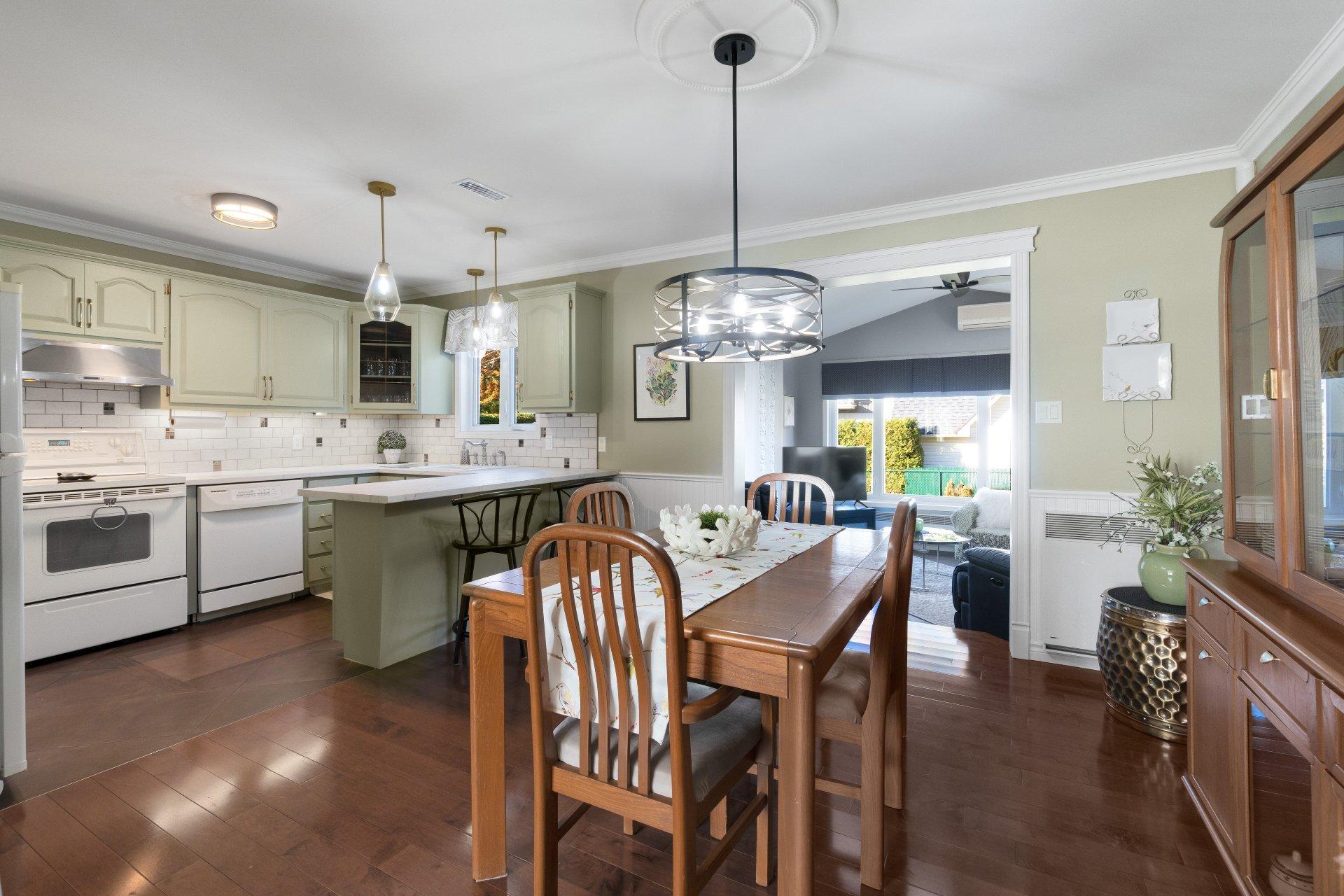 









3100


Rue des Améthystes

,
Sherbrooke (Fleurimont),




QC
J1G4P9

