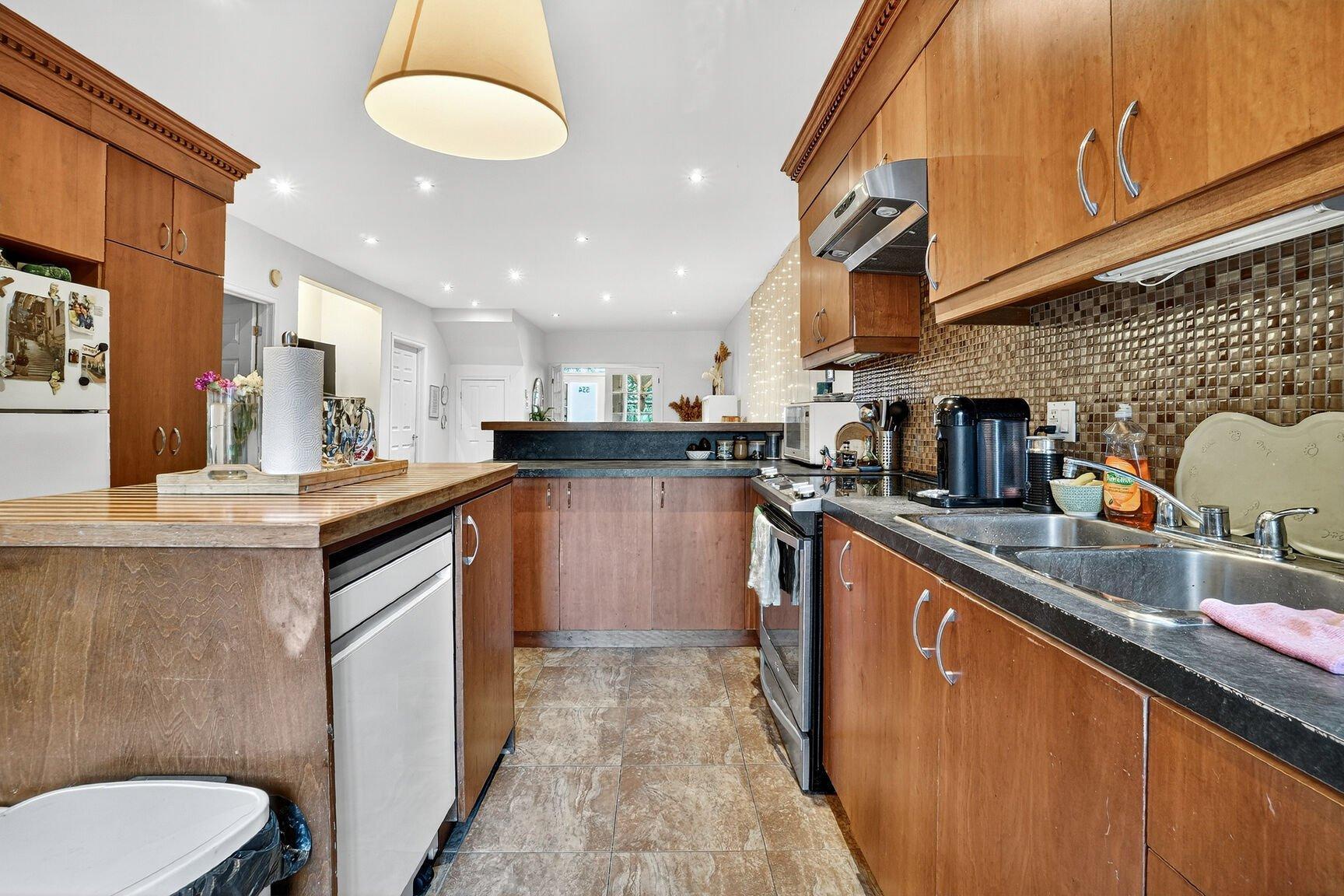 









550

 - 558


Rue de Ville-Marie

,
Montréal (Mercier/Hochelaga-Maisonneuve),




QC
H1V3J6


