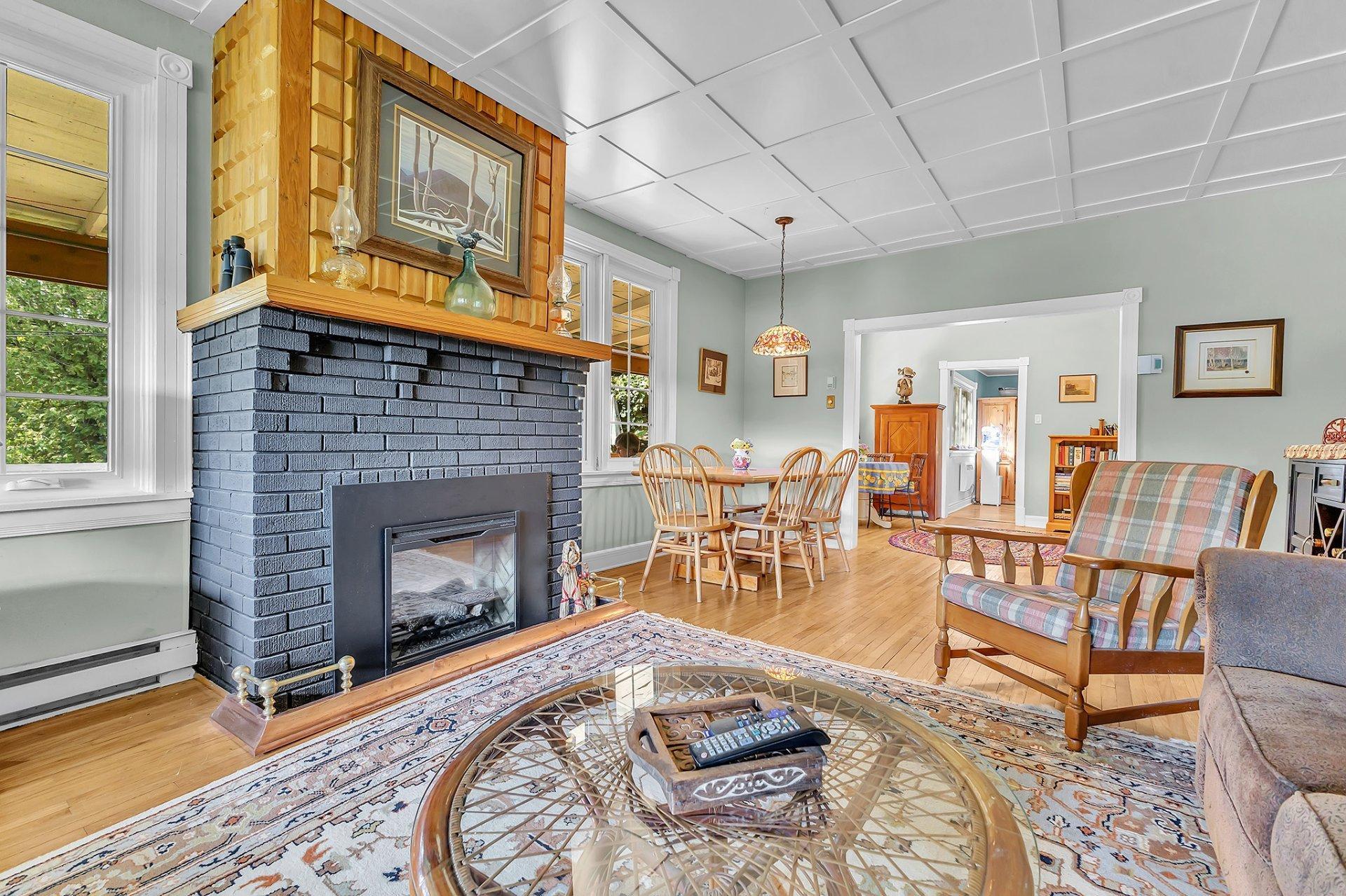 









21


Rue des Chardonnerets

,
Val-des-Monts,




QC
J8N5C3

