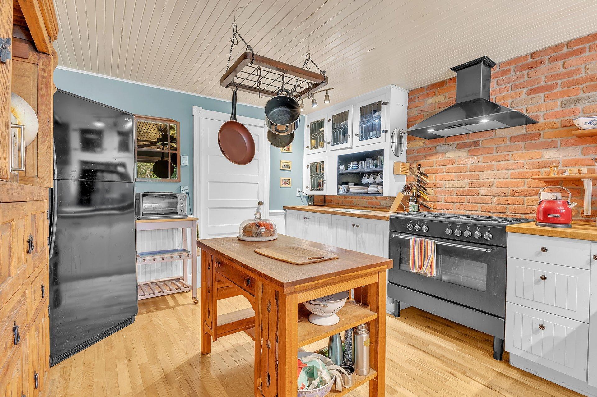 









21


Rue des Chardonnerets

,
Val-des-Monts,




QC
J8N5C3

