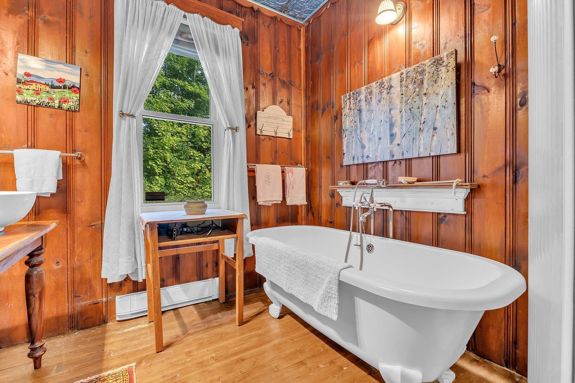 









21


Rue des Chardonnerets

,
Val-des-Monts,




QC
J8N5C3

