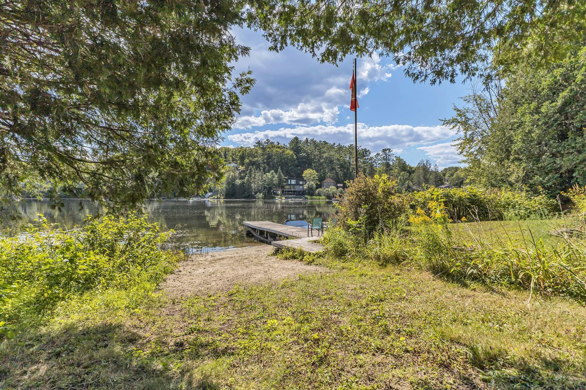 









21


Rue des Chardonnerets

,
Val-des-Monts,




QC
J8N5C3

