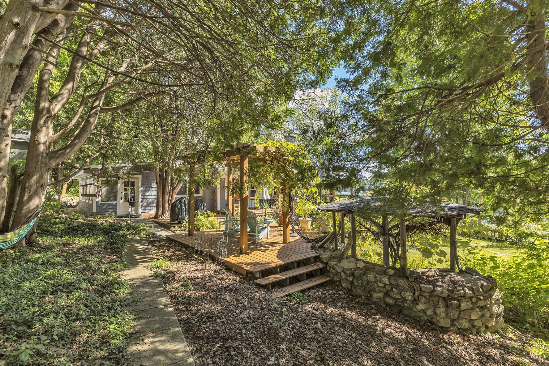









21


Rue des Chardonnerets

,
Val-des-Monts,




QC
J8N5C3

