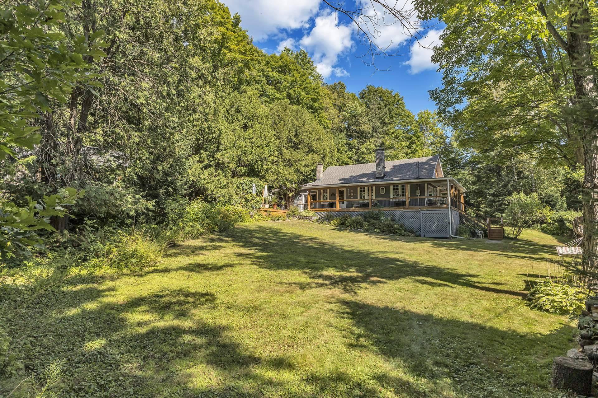 









21


Rue des Chardonnerets

,
Val-des-Monts,




QC
J8N5C3

