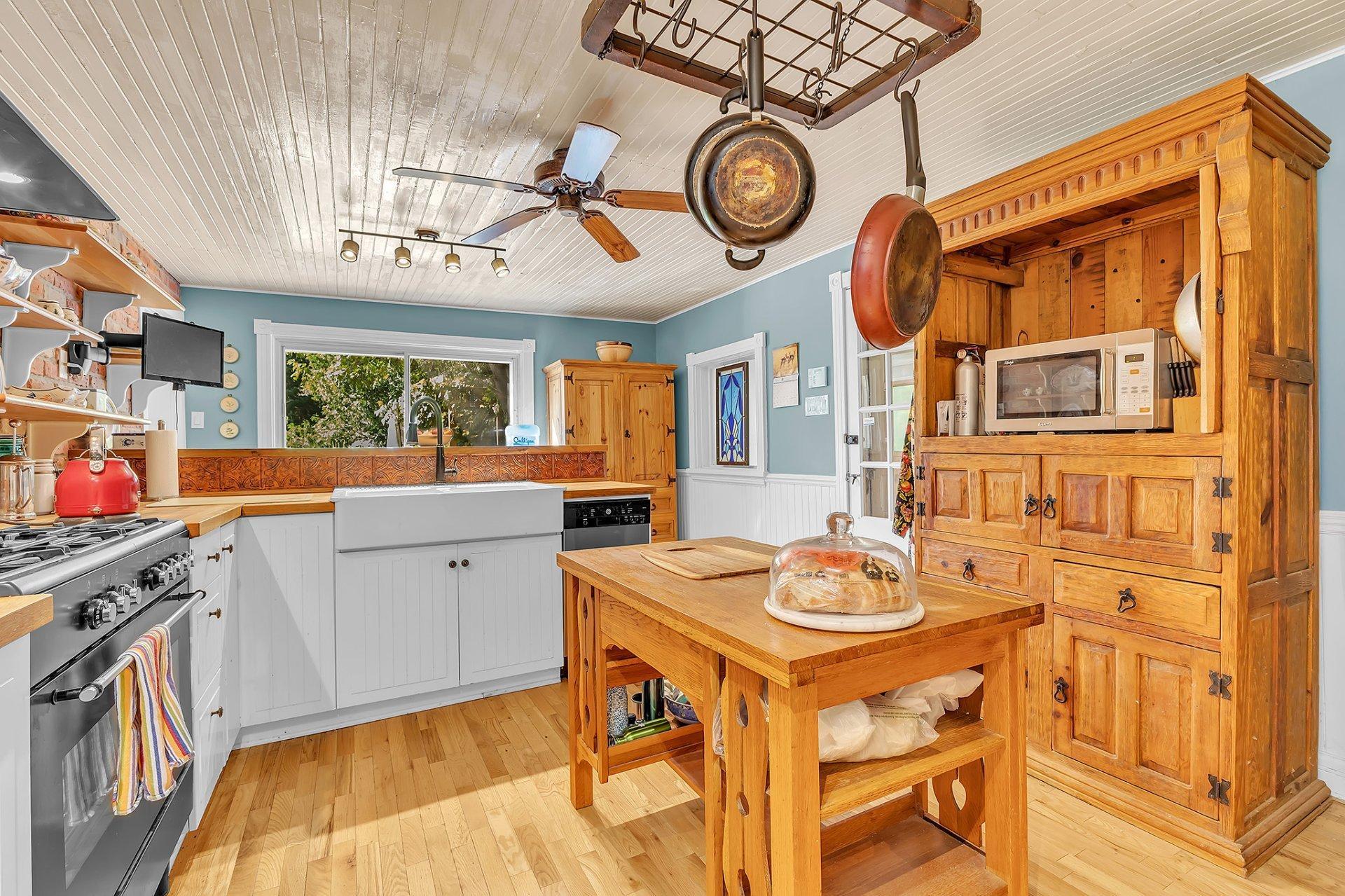









21


Rue des Chardonnerets

,
Val-des-Monts,




QC
J8N5C3

