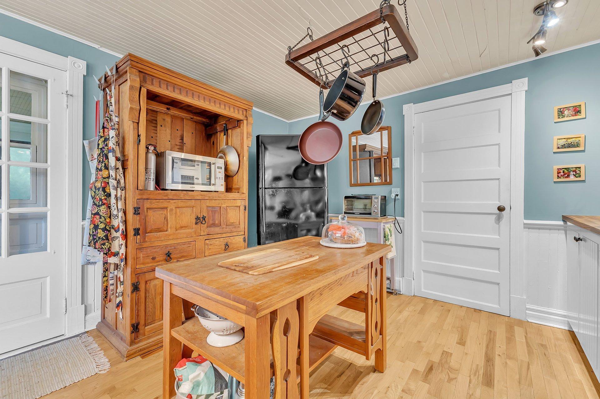 









21


Rue des Chardonnerets

,
Val-des-Monts,




QC
J8N5C3

