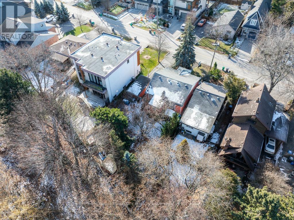 












945 BEECHWOOD AVENUE

,
Mississauga,




Ontario
L5G4E3

