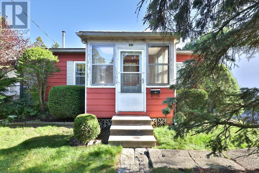 












945 BEECHWOOD AVENUE

,
Mississauga,




Ontario
L5G4E3

