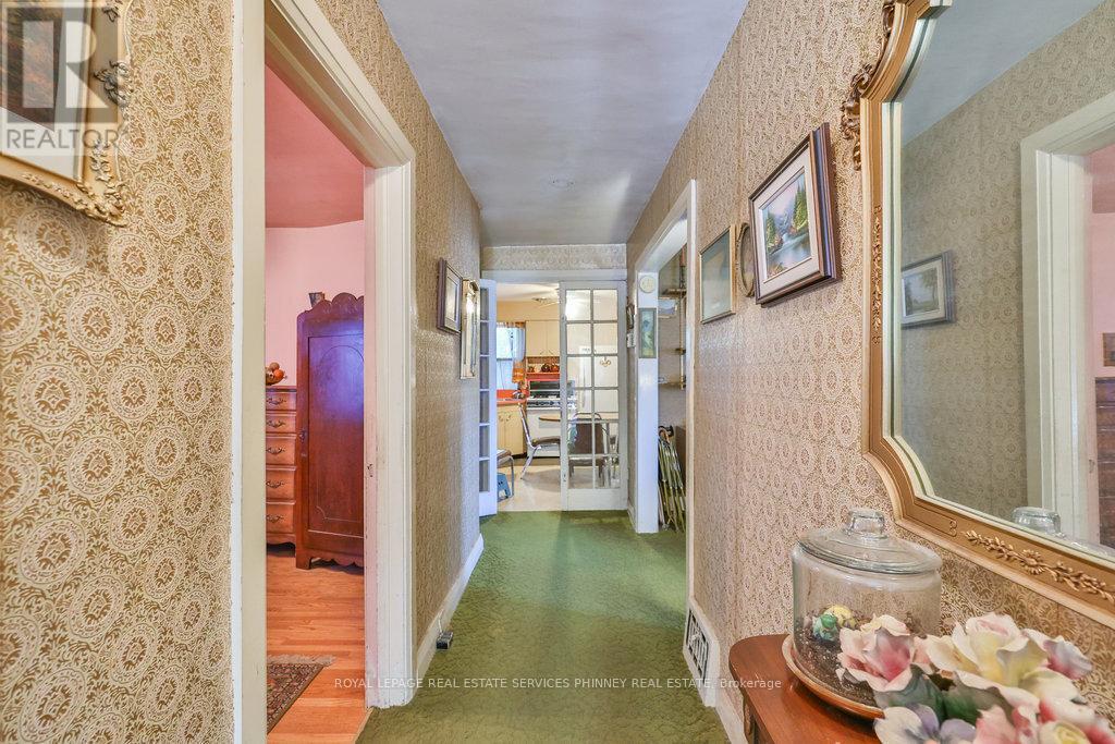 












945 BEECHWOOD AVENUE

,
Mississauga,




Ontario
L5G4E3

