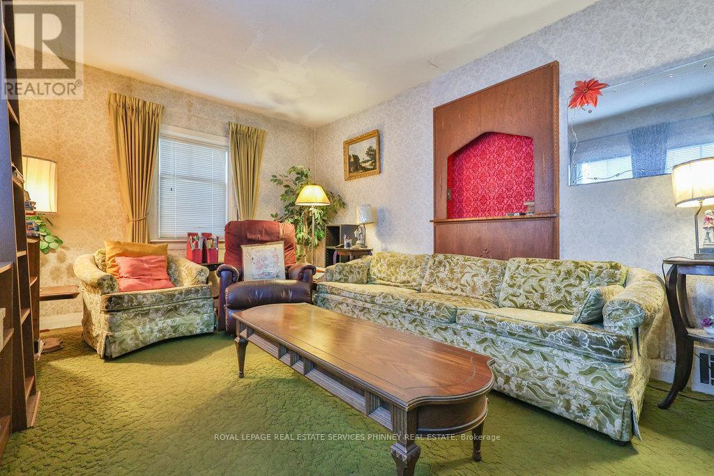 












945 BEECHWOOD AVENUE

,
Mississauga,




Ontario
L5G4E3

