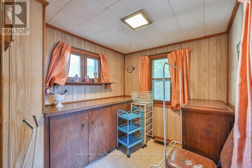 












945 BEECHWOOD AVENUE

,
Mississauga,




Ontario
L5G4E3

