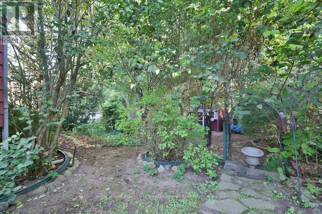 












945 BEECHWOOD AVENUE

,
Mississauga,




Ontario
L5G4E3

