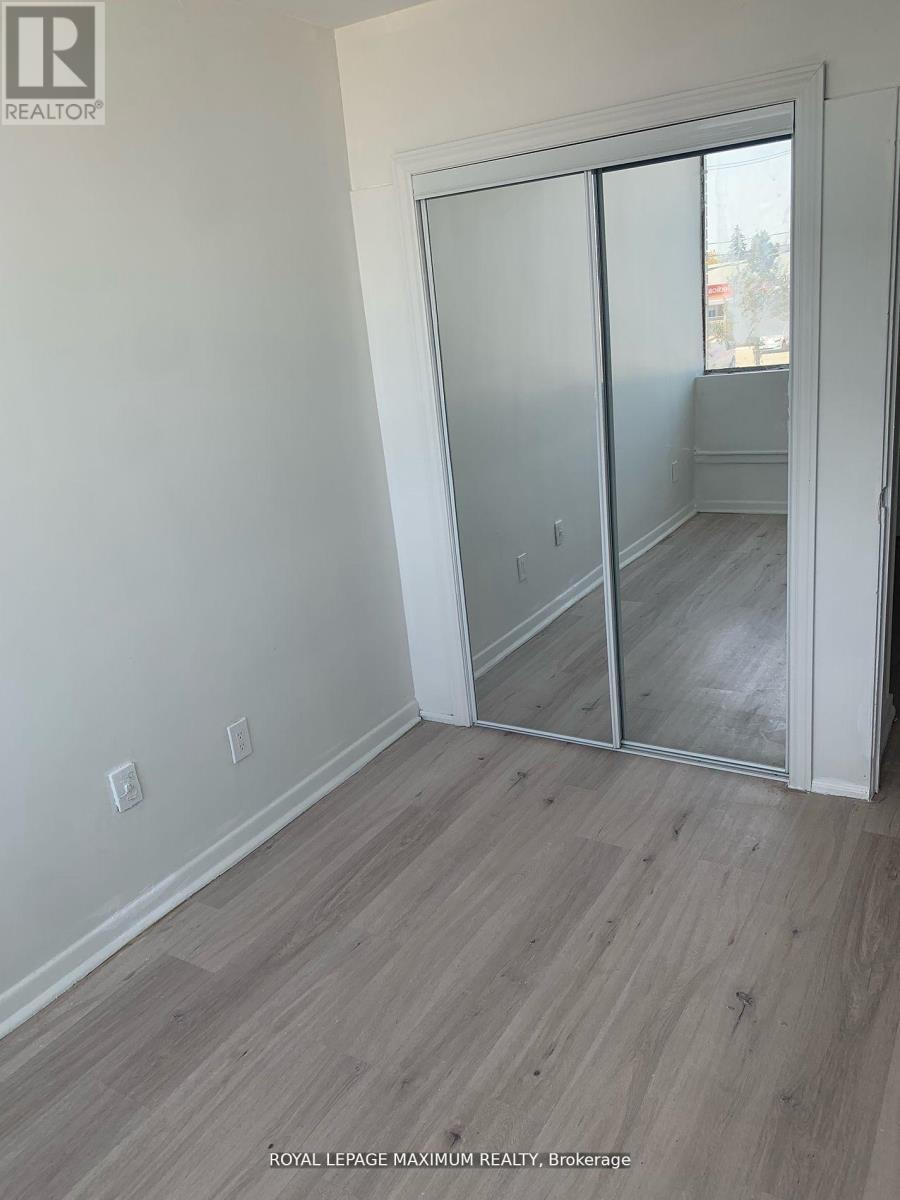 












827 ALBION ROAD

,
Toronto,




Ontario
M9V1H2

