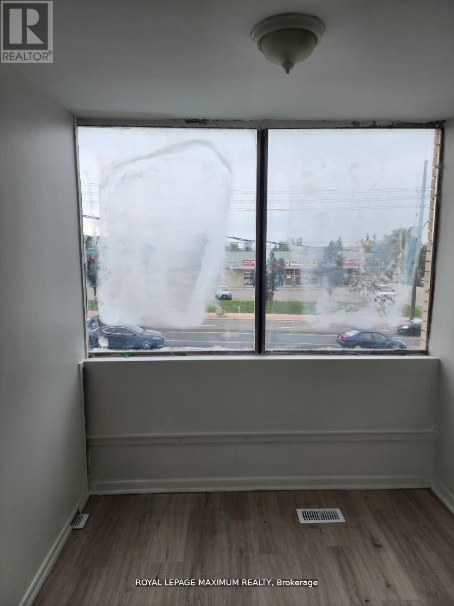 












827 ALBION ROAD

,
Toronto,




Ontario
M9V1H2


