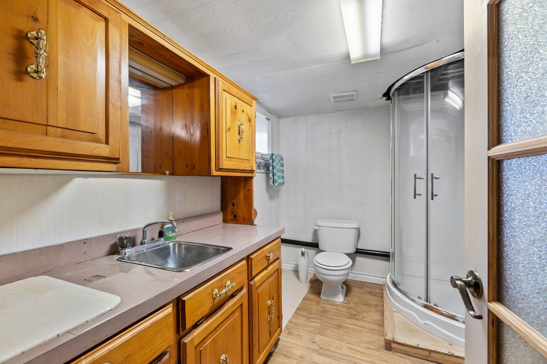 









414


72e Avenue

,
Saint-Zotique,




QC
J0P1Z0

