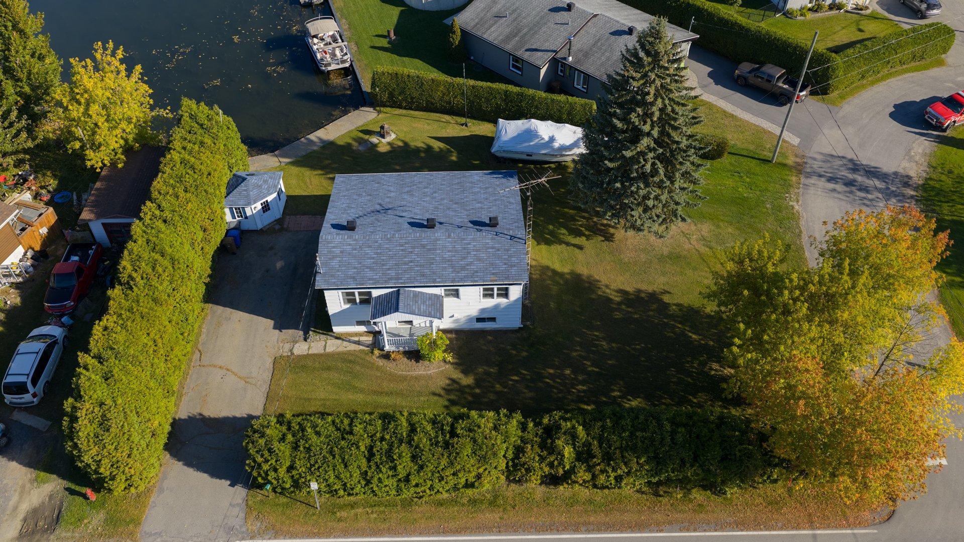 









414


72e Avenue

,
Saint-Zotique,




QC
J0P1Z0

