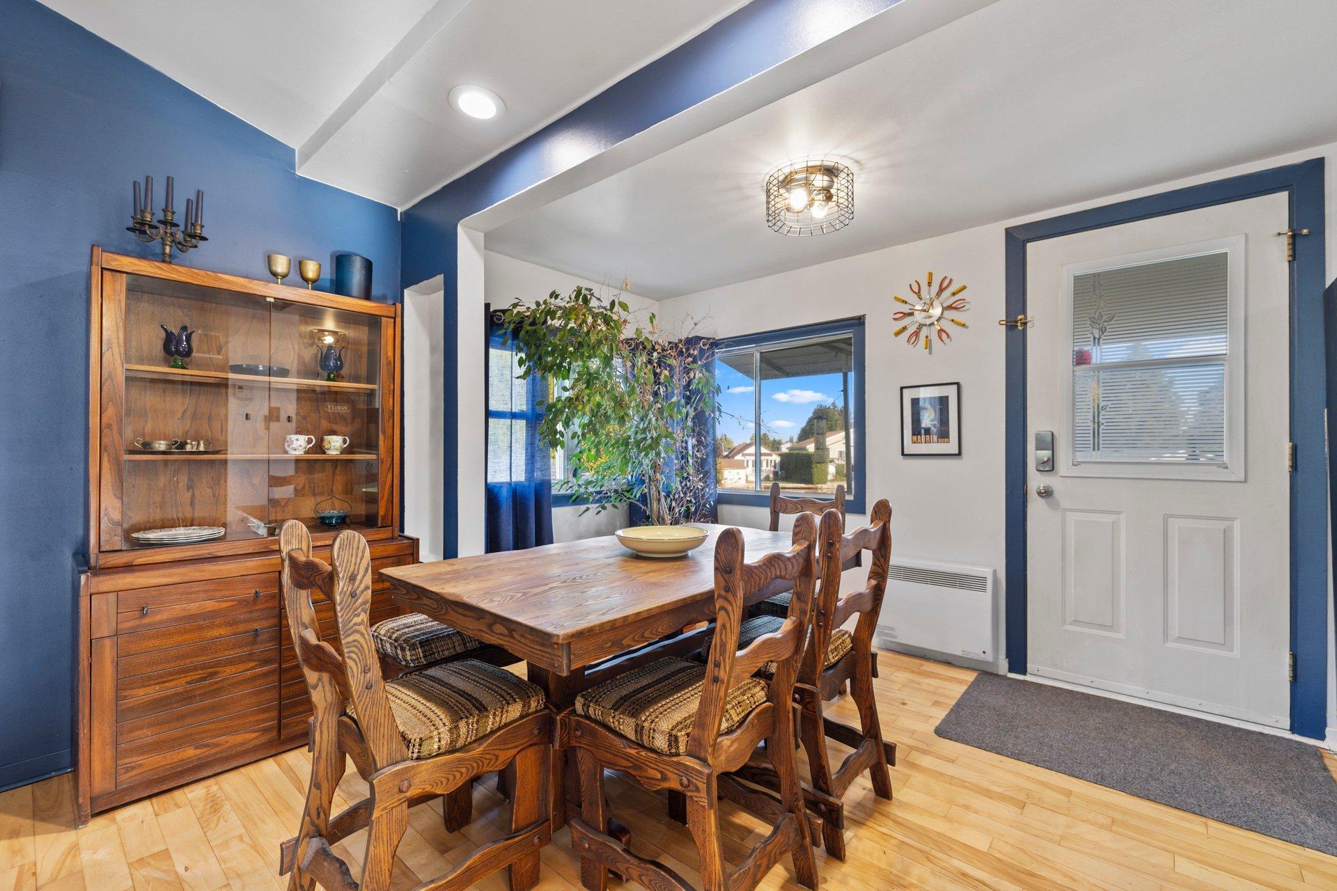 









414


72e Avenue

,
Saint-Zotique,




QC
J0P1Z0

