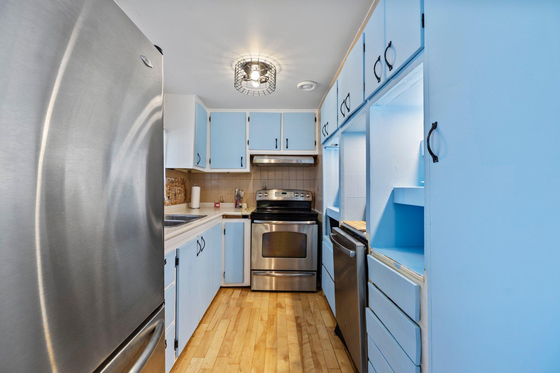 









414


72e Avenue

,
Saint-Zotique,




QC
J0P1Z0

