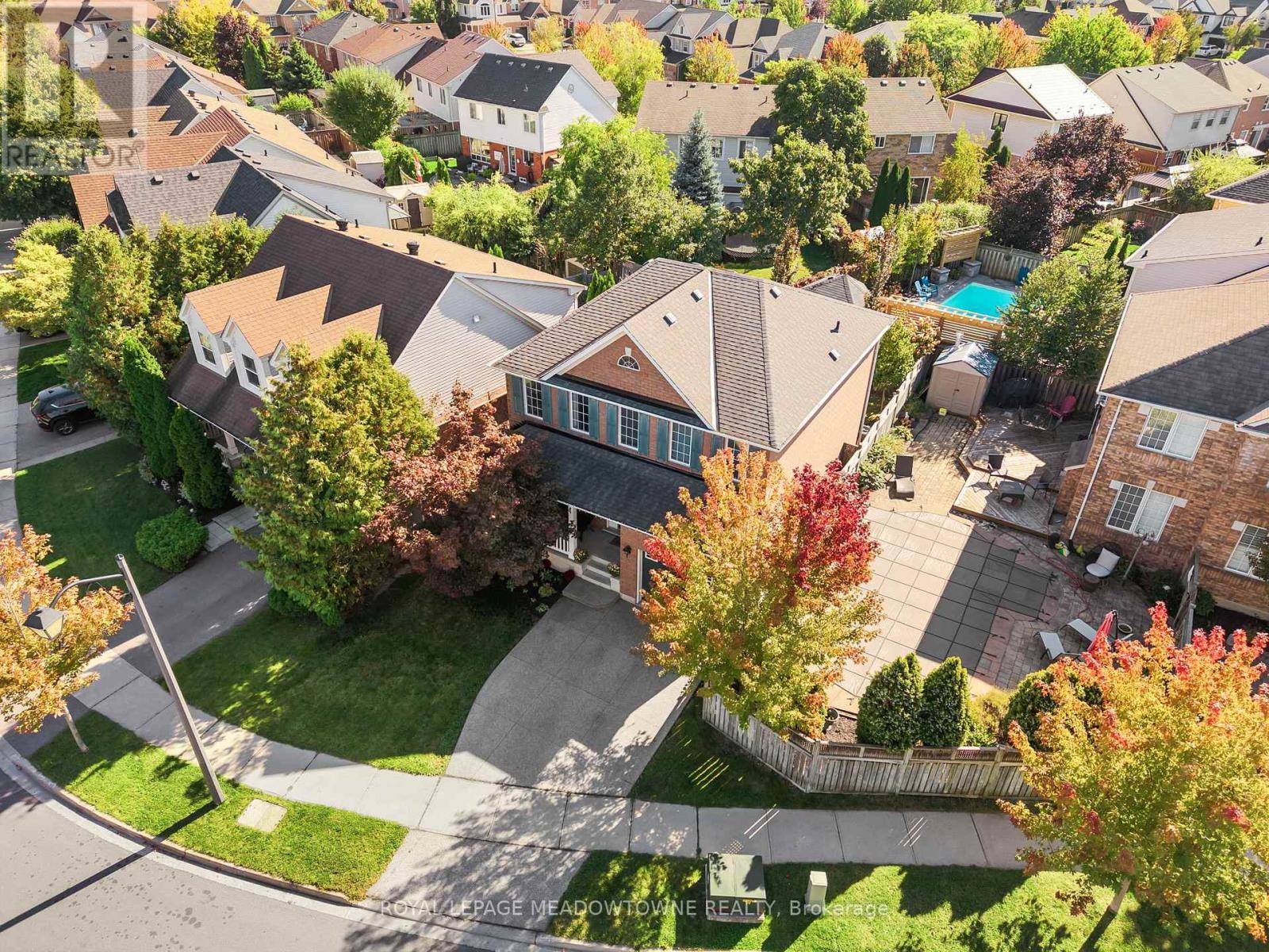 












583 CAVERHILL CRESCENT

,
Milton,




Ontario
L9T5K5

