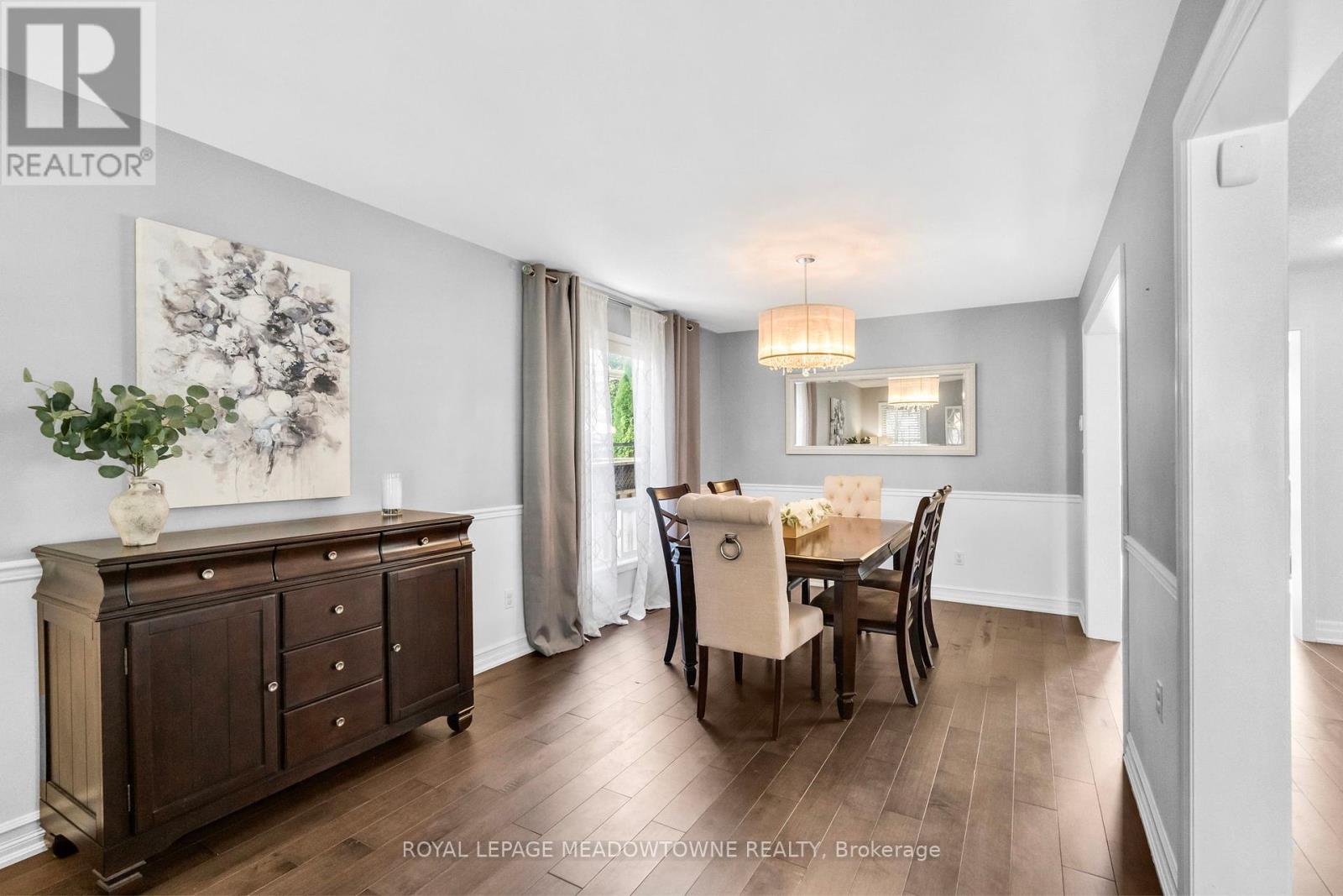 












583 CAVERHILL CRESCENT

,
Milton,




Ontario
L9T5K5

