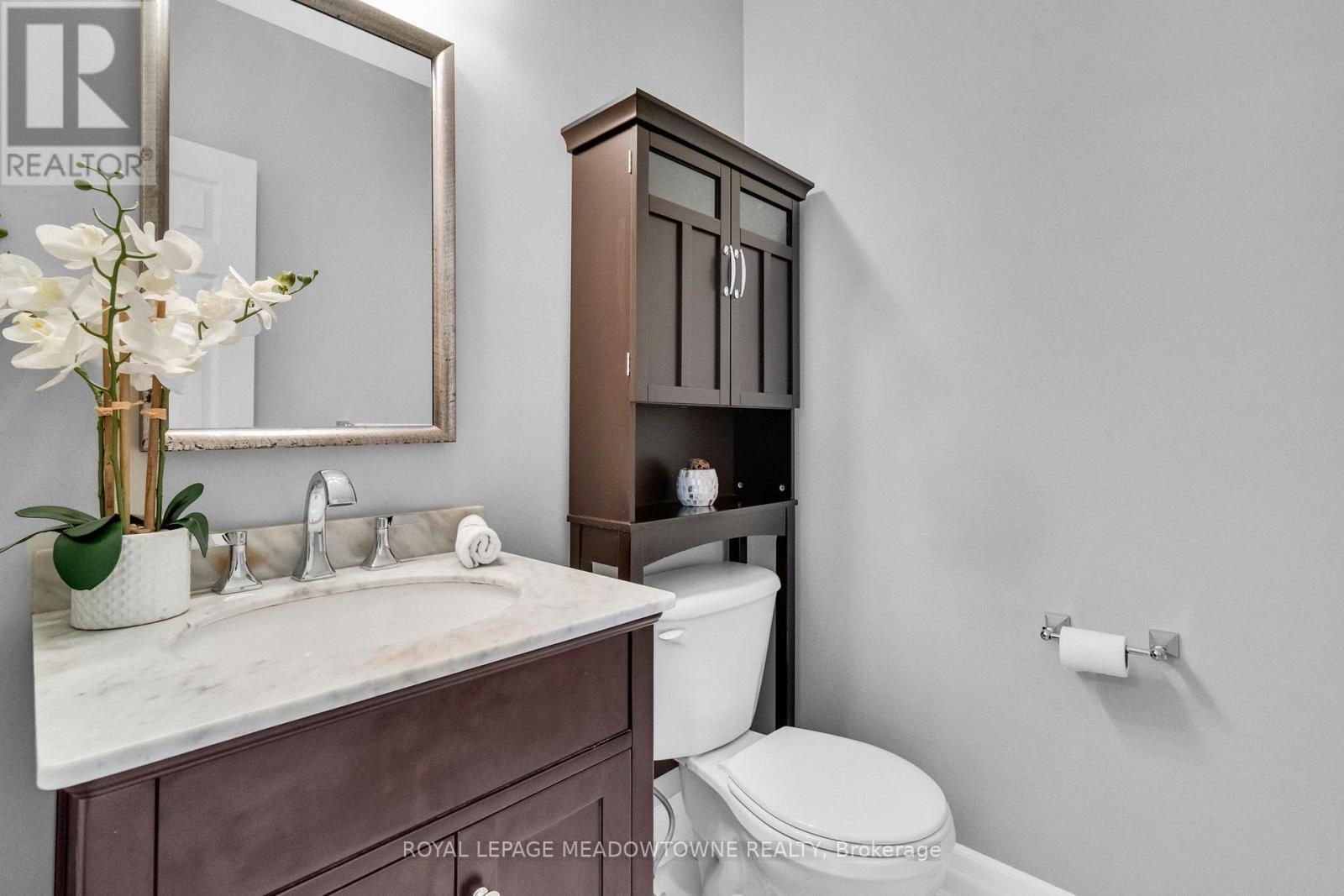 












583 CAVERHILL CRESCENT

,
Milton,




Ontario
L9T5K5

