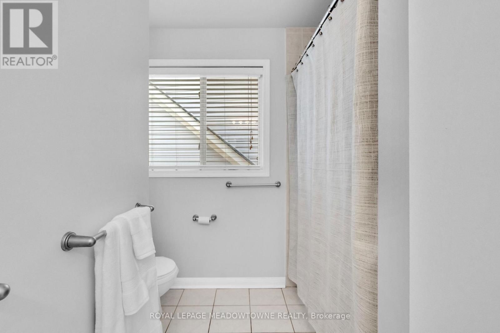 












583 CAVERHILL CRESCENT

,
Milton,




Ontario
L9T5K5


