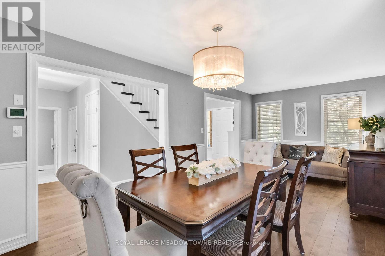 












583 CAVERHILL CRESCENT

,
Milton,




Ontario
L9T5K5

