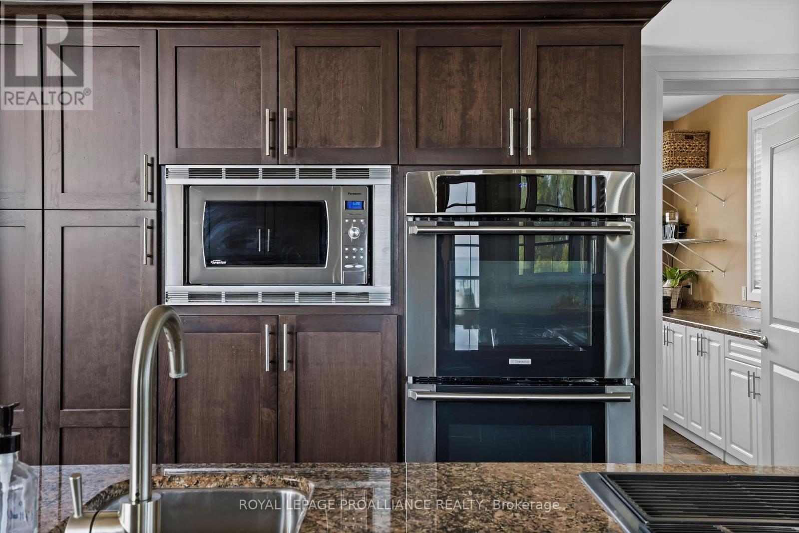 












263 LAKESHORE ROAD

,
Brighton,




Ontario
K0K1H0

