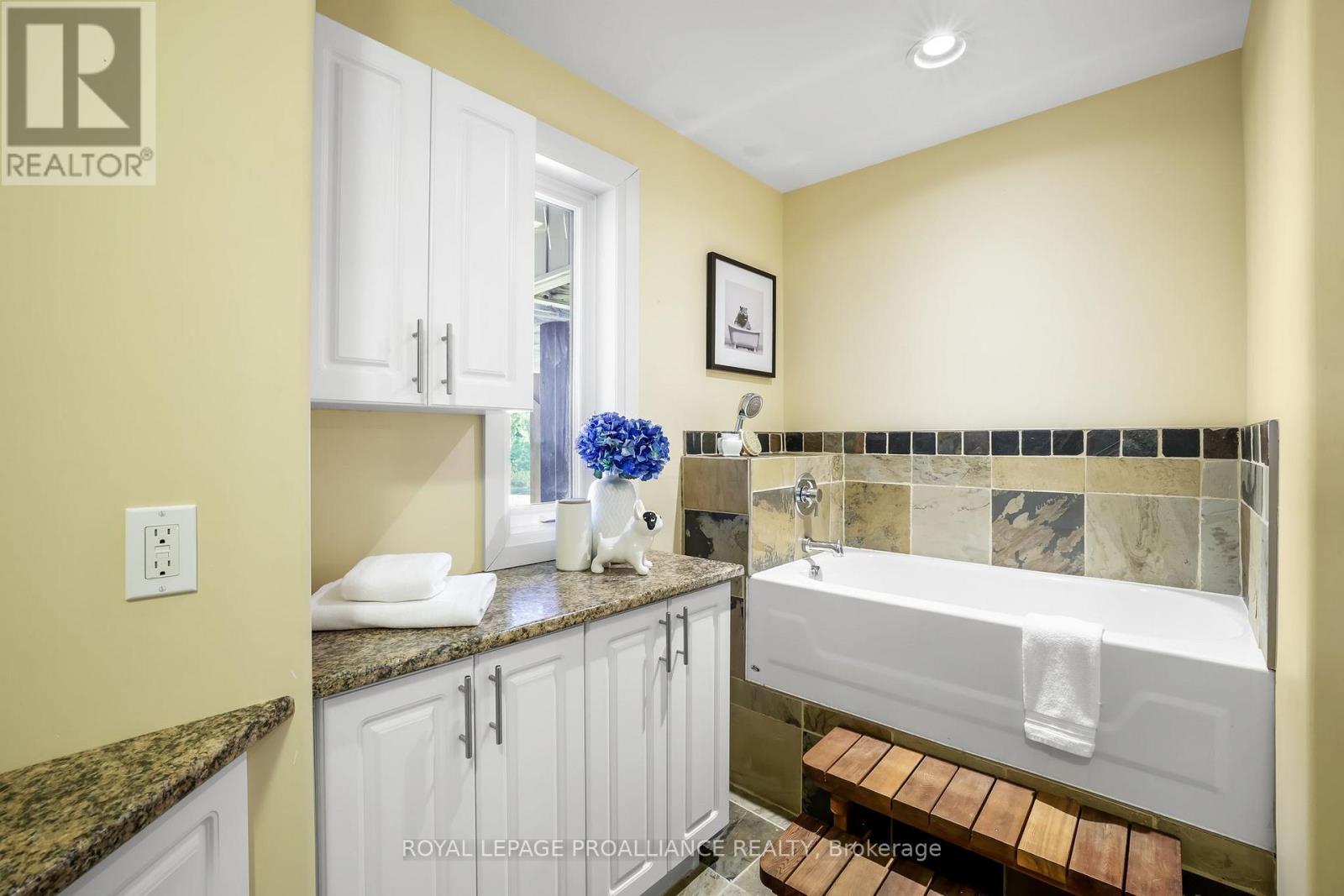 












263 LAKESHORE ROAD

,
Brighton,




Ontario
K0K1H0

