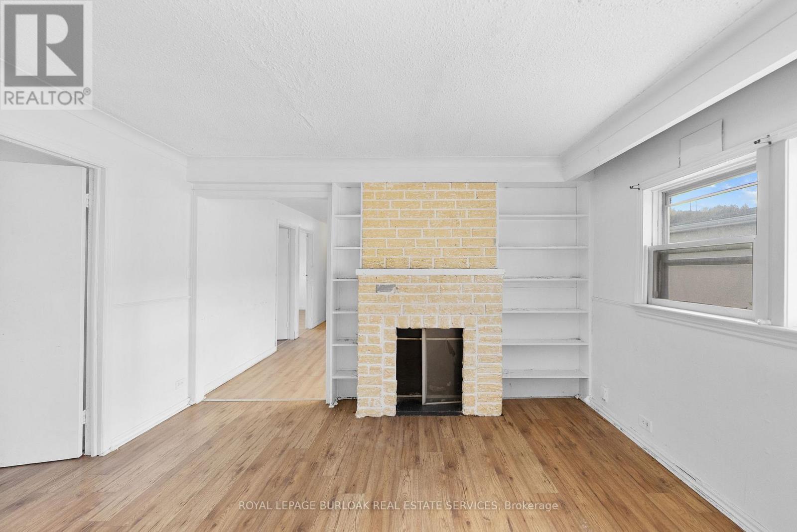 












381 LESLIE STREET

,
Greater Sudbury,




Ontario
P3B2T4

