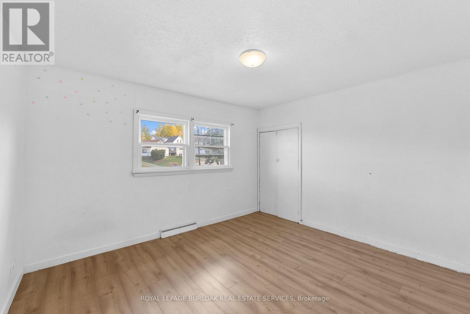 












381 LESLIE STREET

,
Greater Sudbury,




Ontario
P3B2T4

