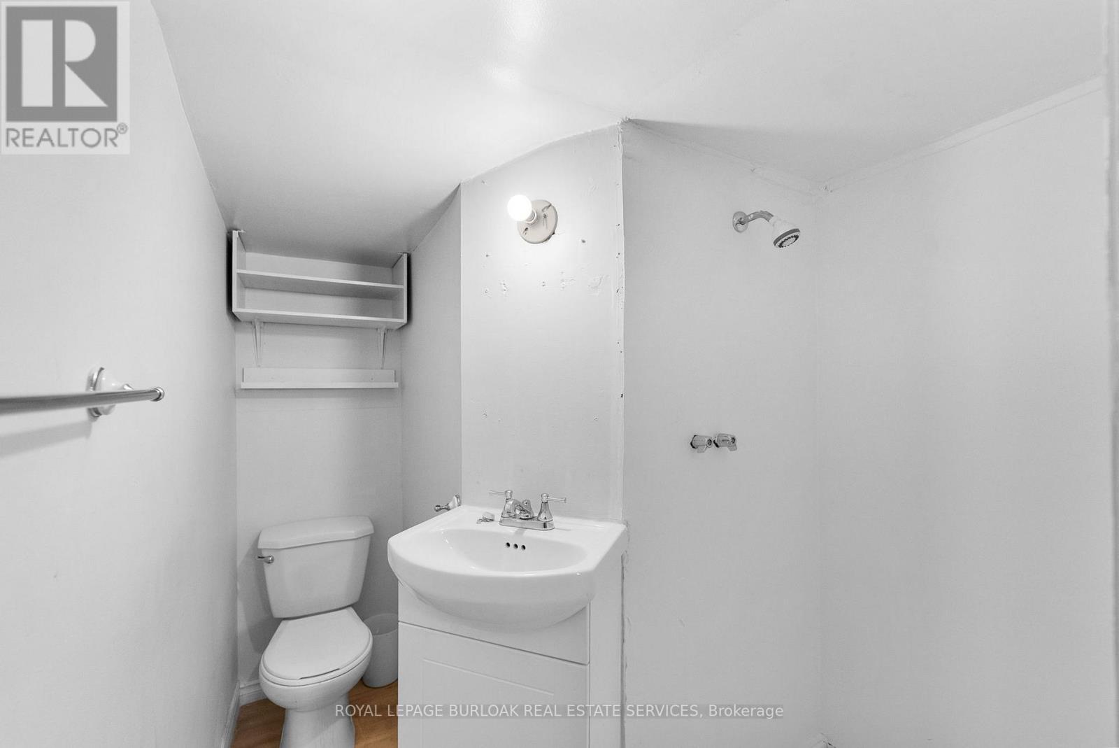 












381 LESLIE STREET

,
Greater Sudbury,




Ontario
P3B2T4

