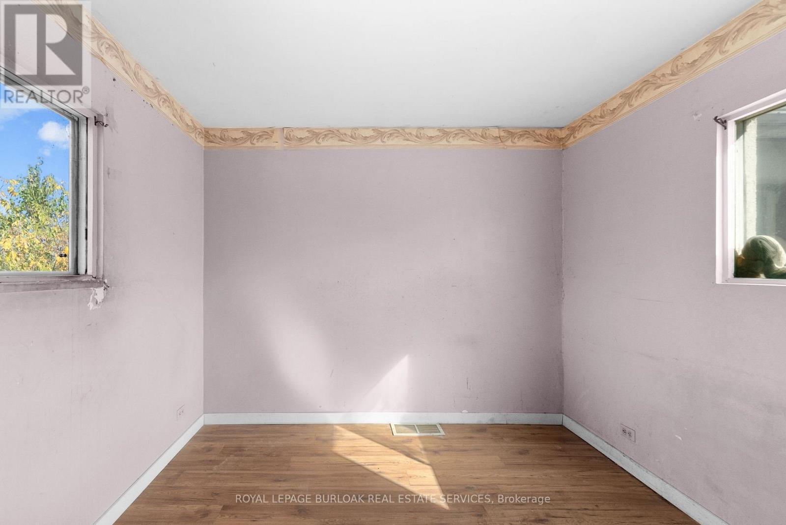 












381 LESLIE STREET

,
Greater Sudbury,




Ontario
P3B2T4

