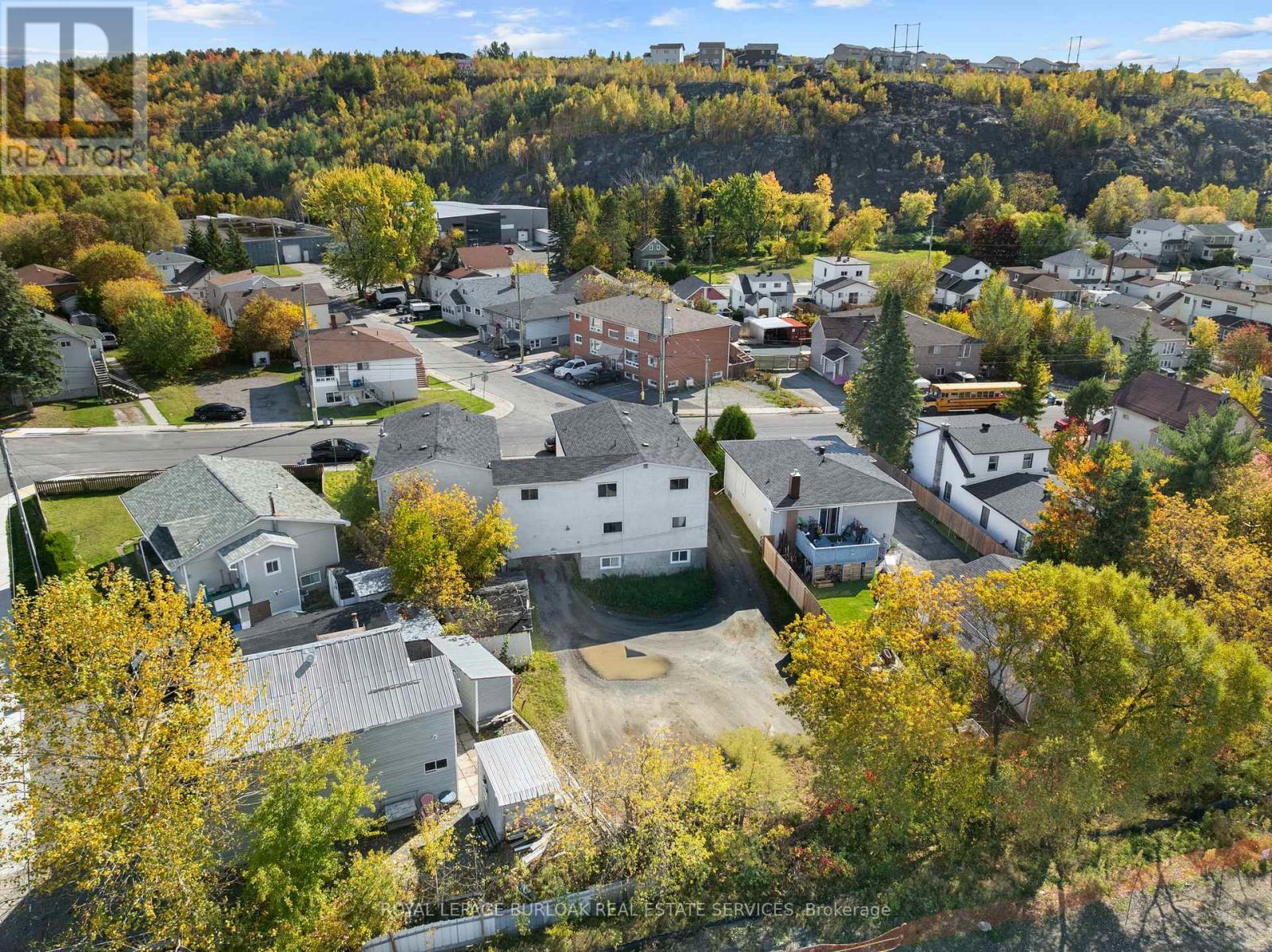 












381 LESLIE STREET

,
Greater Sudbury,




Ontario
P3B2T4

