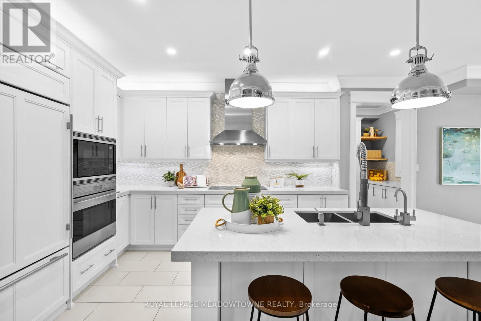 












729 WETTLAUFER TERRACE

,
Milton,




Ontario
L9T8M8


