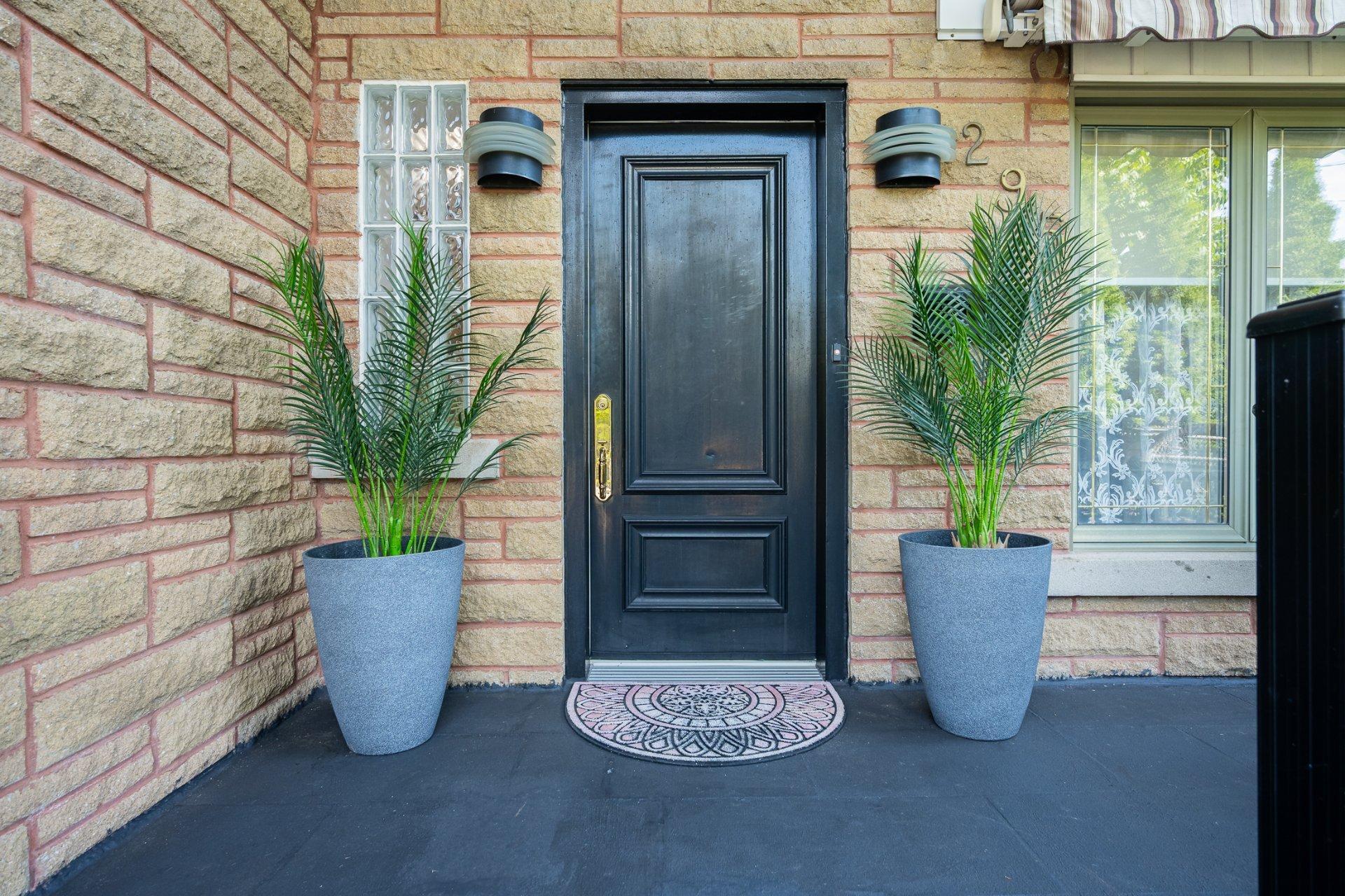 









295


Rue Notre-Dame-de-Fatima

,
Laval (Duvernay),




QC
H7G3Z1

