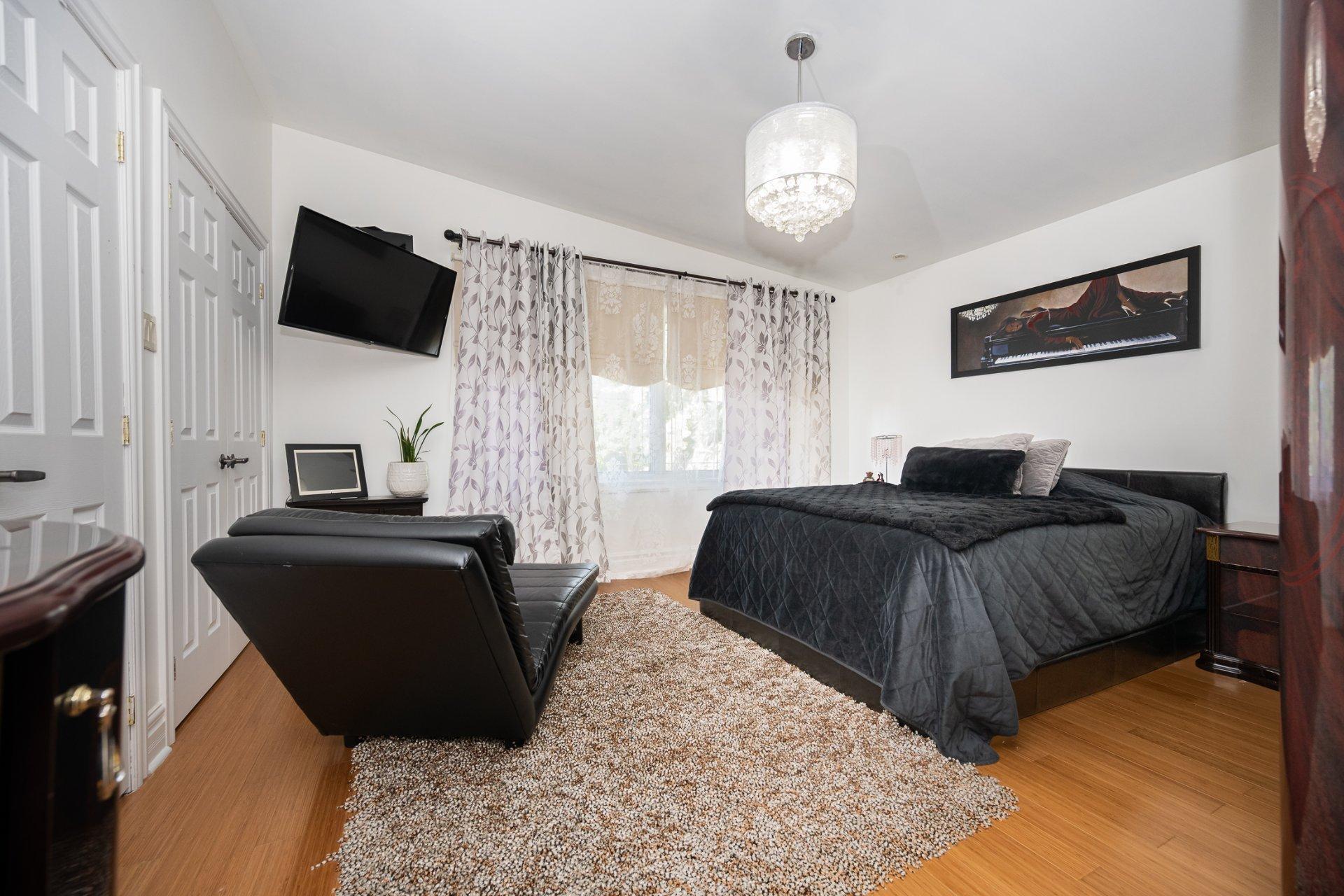 









295


Rue Notre-Dame-de-Fatima

,
Laval (Duvernay),




QC
H7G3Z1

