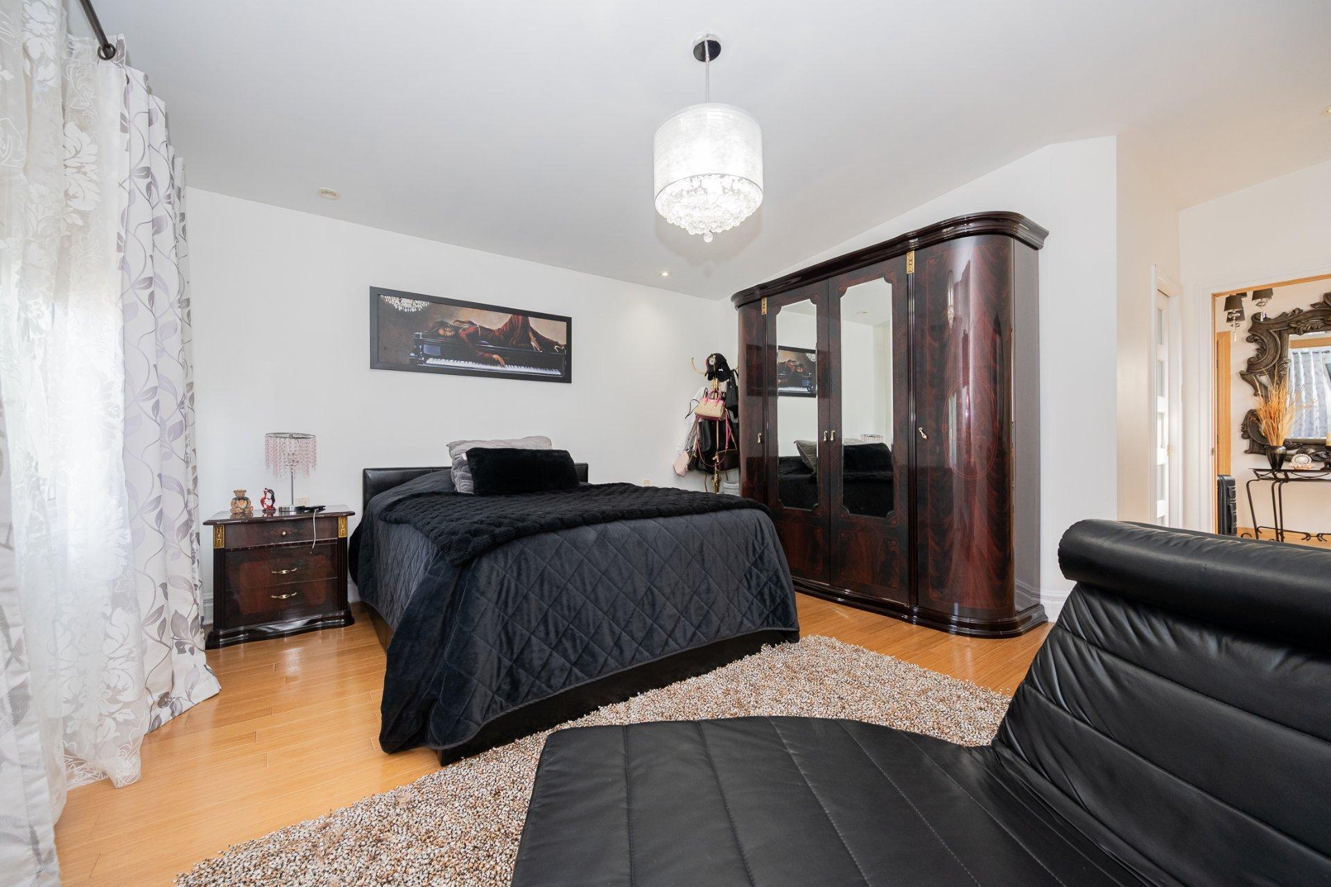 









295


Rue Notre-Dame-de-Fatima

,
Laval (Duvernay),




QC
H7G3Z1

