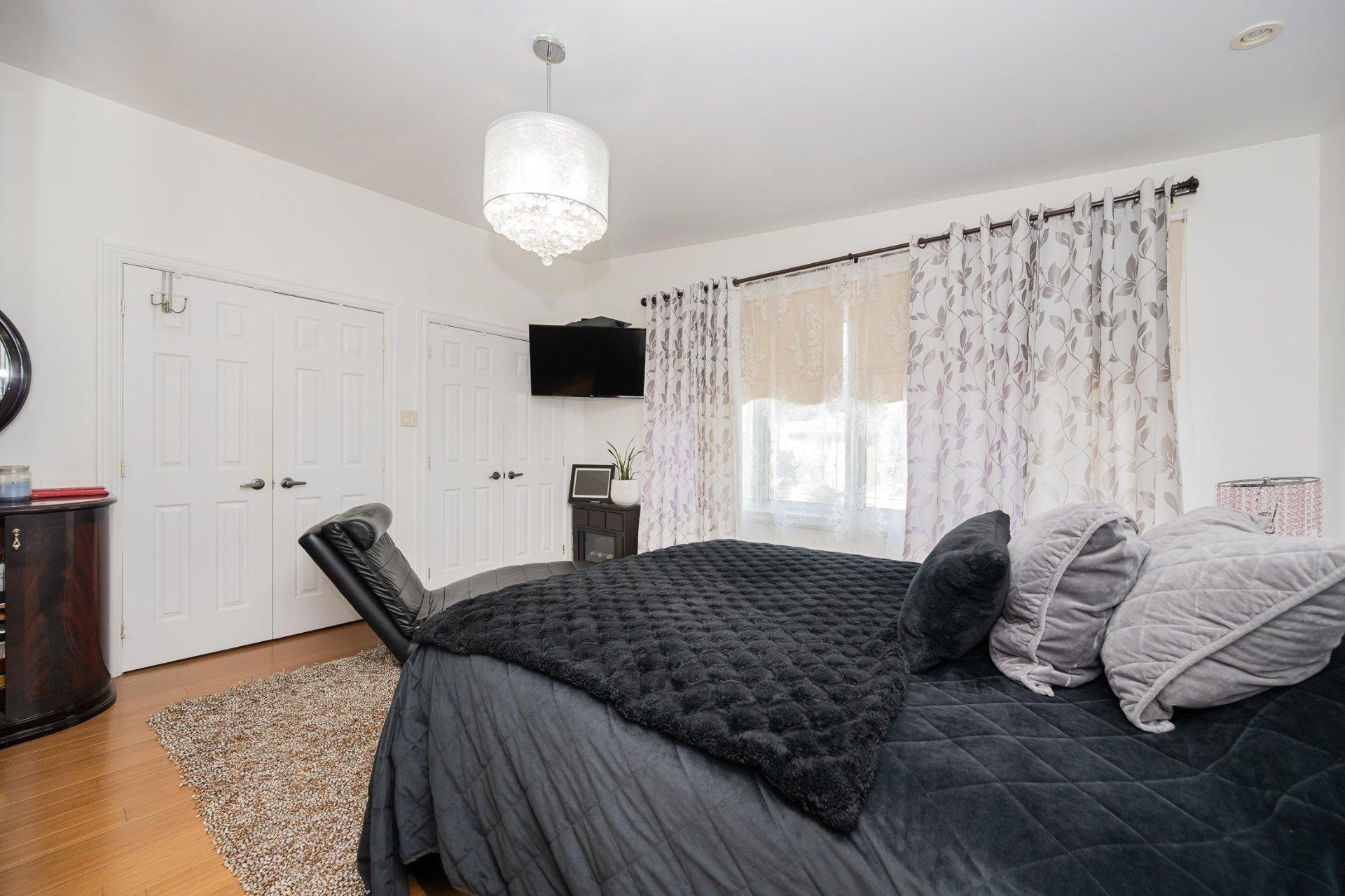 









295


Rue Notre-Dame-de-Fatima

,
Laval (Duvernay),




QC
H7G3Z1

