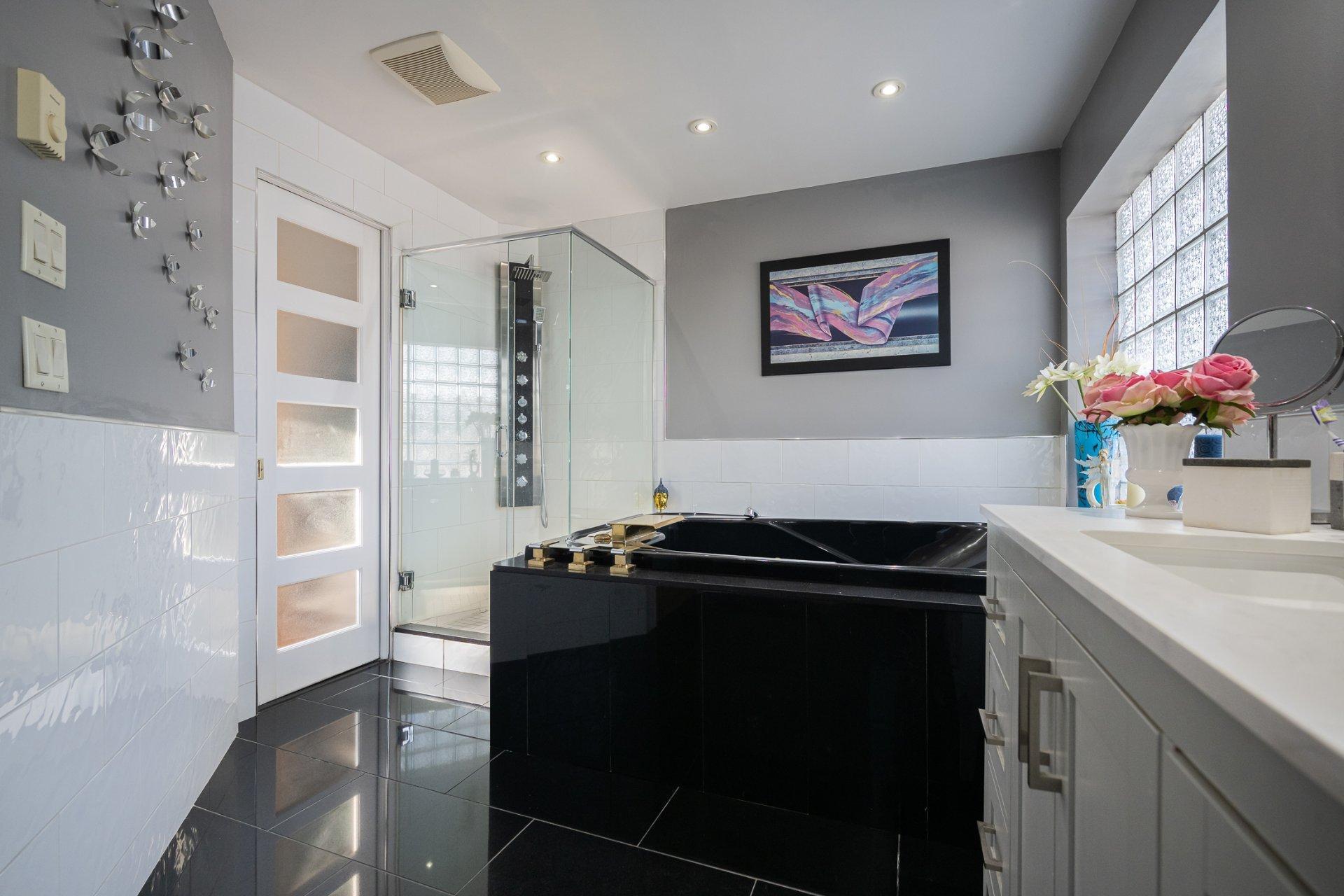 









295


Rue Notre-Dame-de-Fatima

,
Laval (Duvernay),




QC
H7G3Z1

